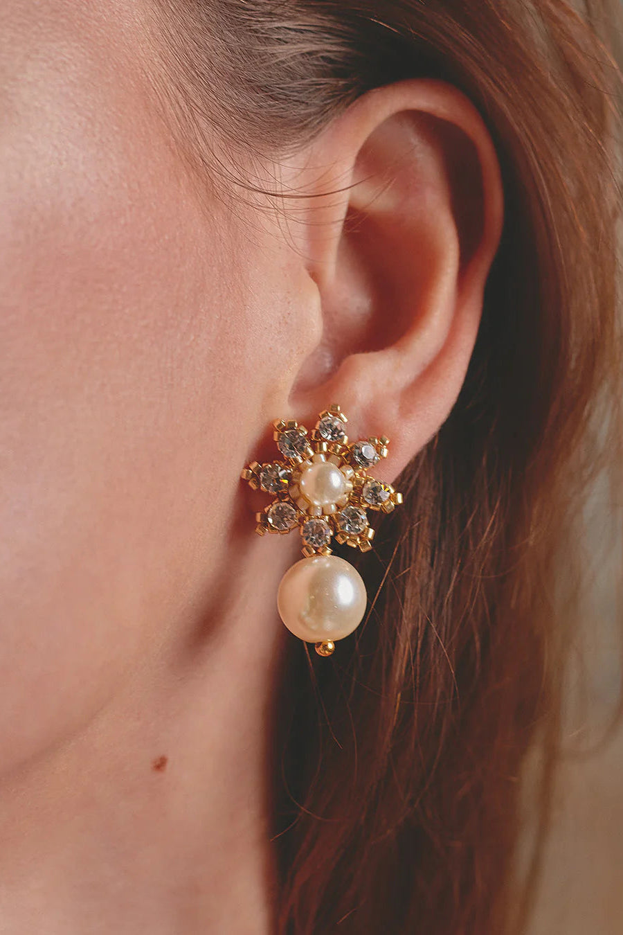 Aretes Miyuki Flor y Perla Dorado