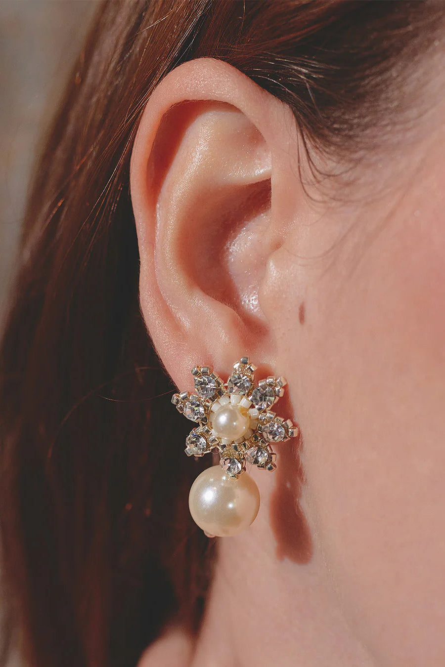 Aretes Miyuki Flor y Perla Plateado