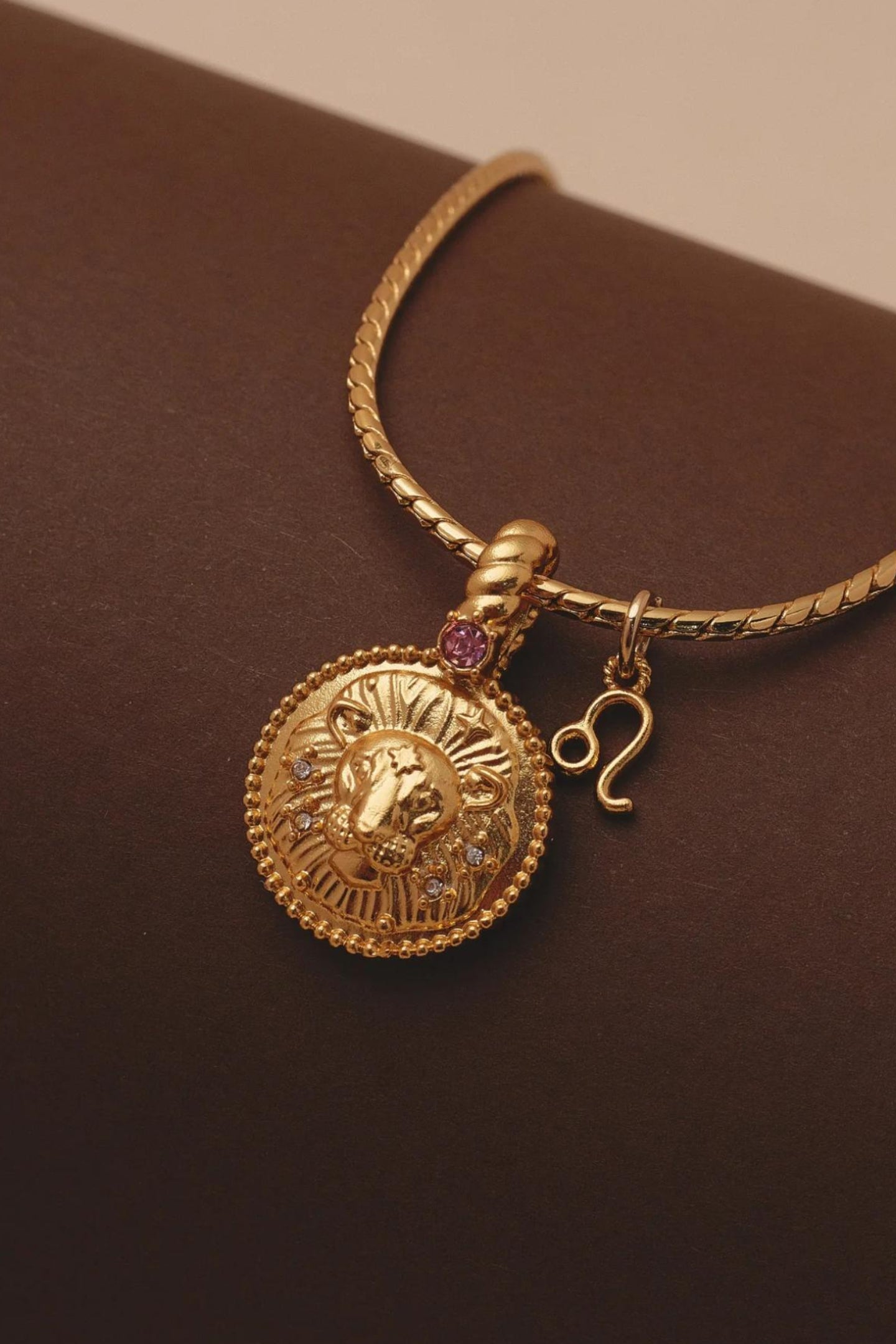 Cadena Zodiaco - Leo